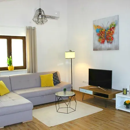 Dom wakacyjny Deni Roč